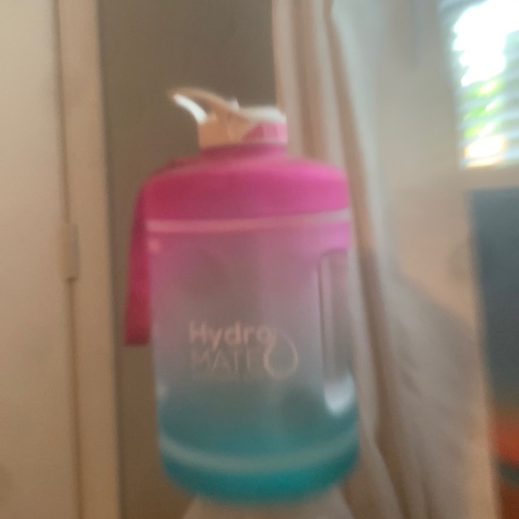 HydroMATE Gallon Water Bottle with Time Markings Hourly - Picture 2 of 2